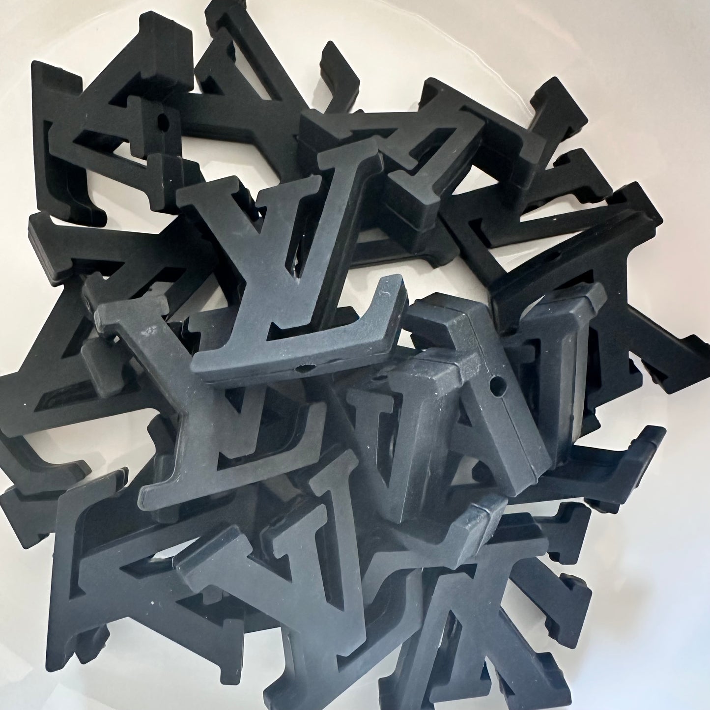 LV Logo Black image 0