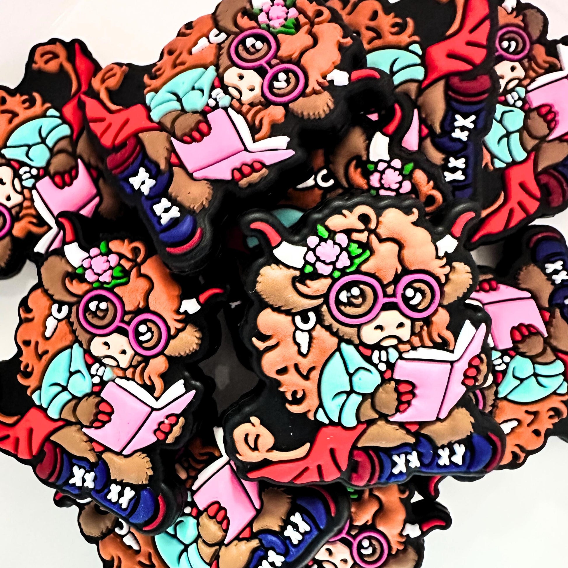 Highland Cow Reading Book image 0