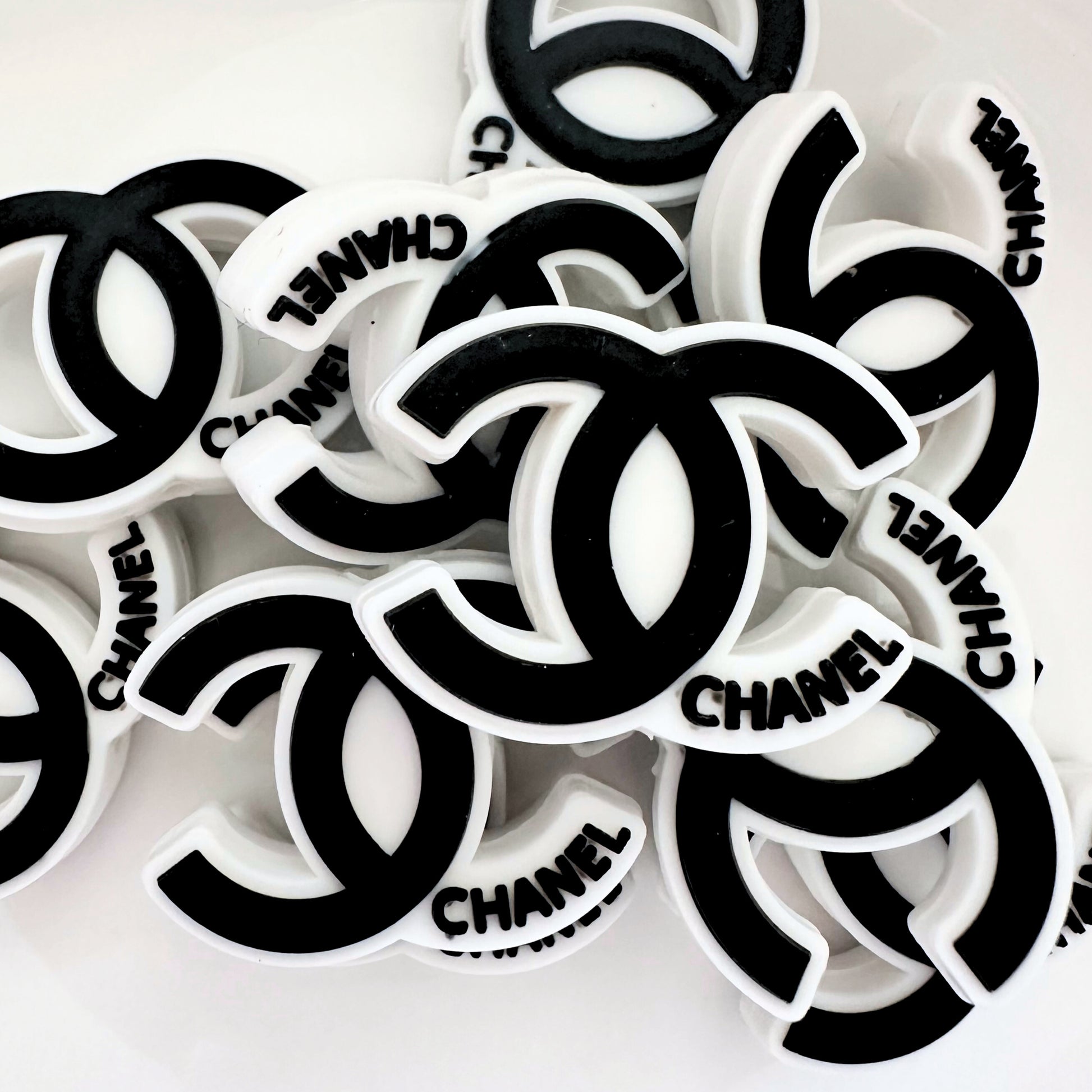 CC Black  Logo image 0