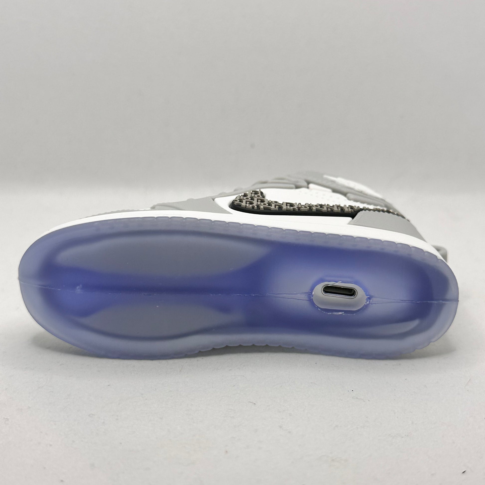 D*ior Shoe Airpod Case image 2