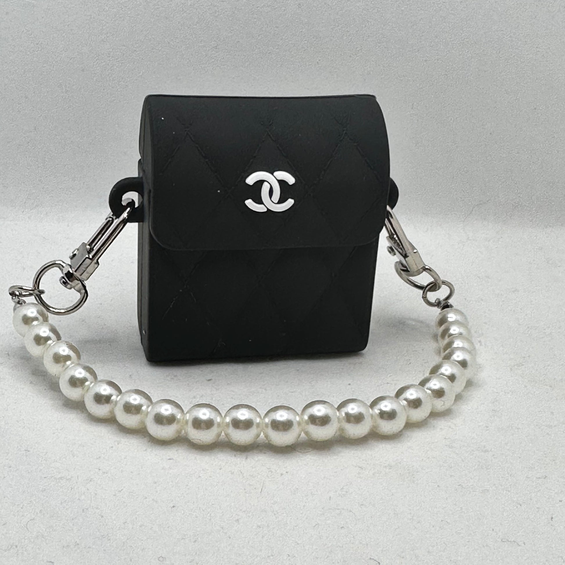 Purse with Pearls Airpod Case image 0