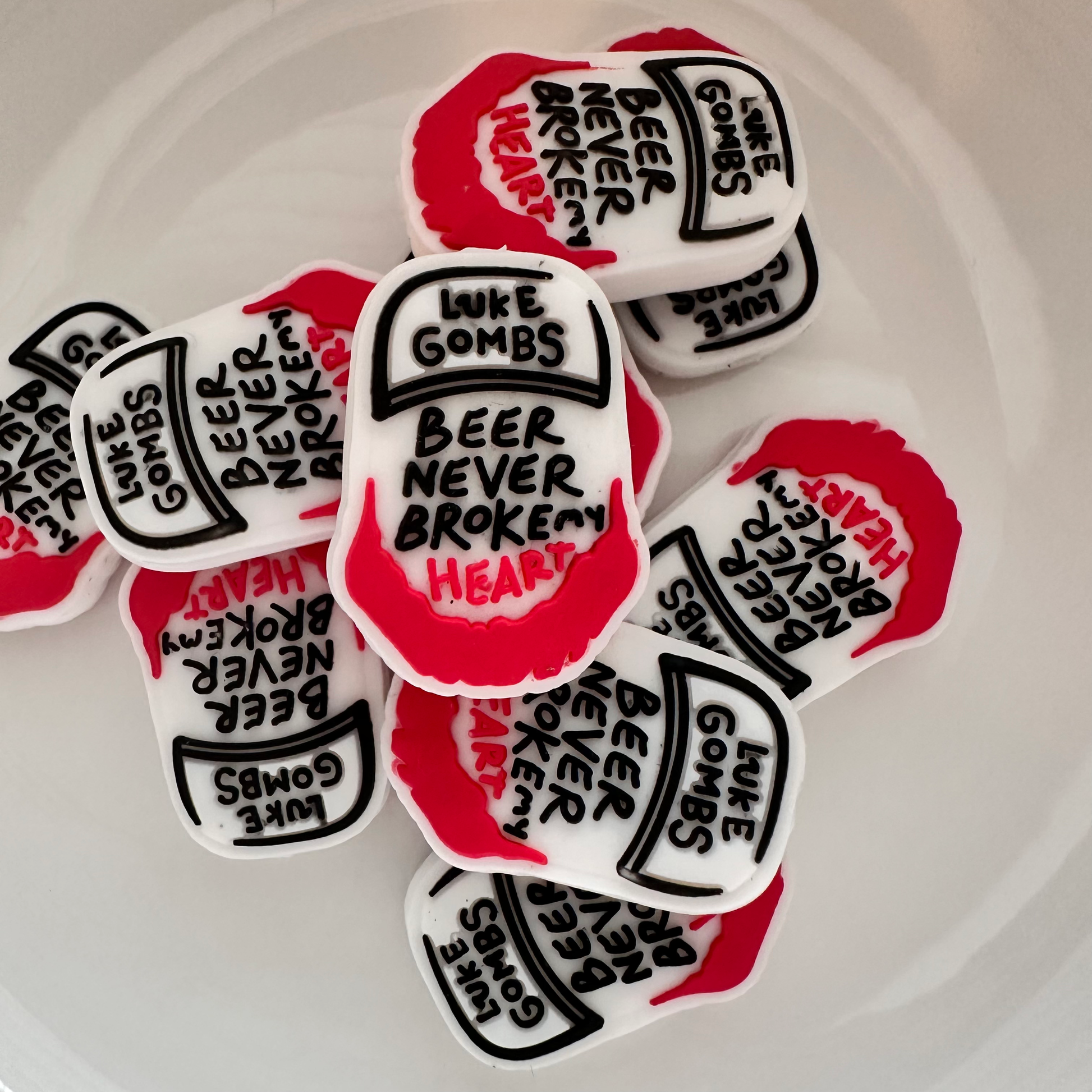 Beer Never Broke My Heart image 0