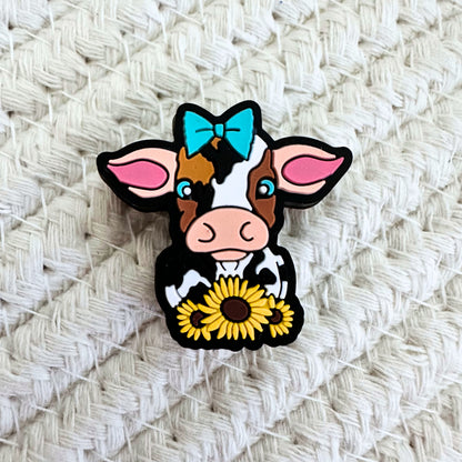 Highland Cow w/ Teal Bow image 1