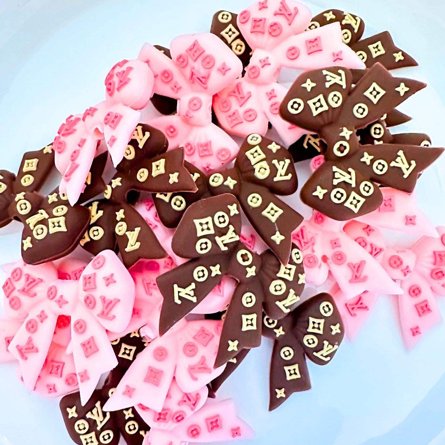 LV Logo Bow image 0